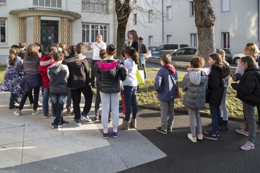 Une visite des Archives départementales par l'école primaire Jean Moulin