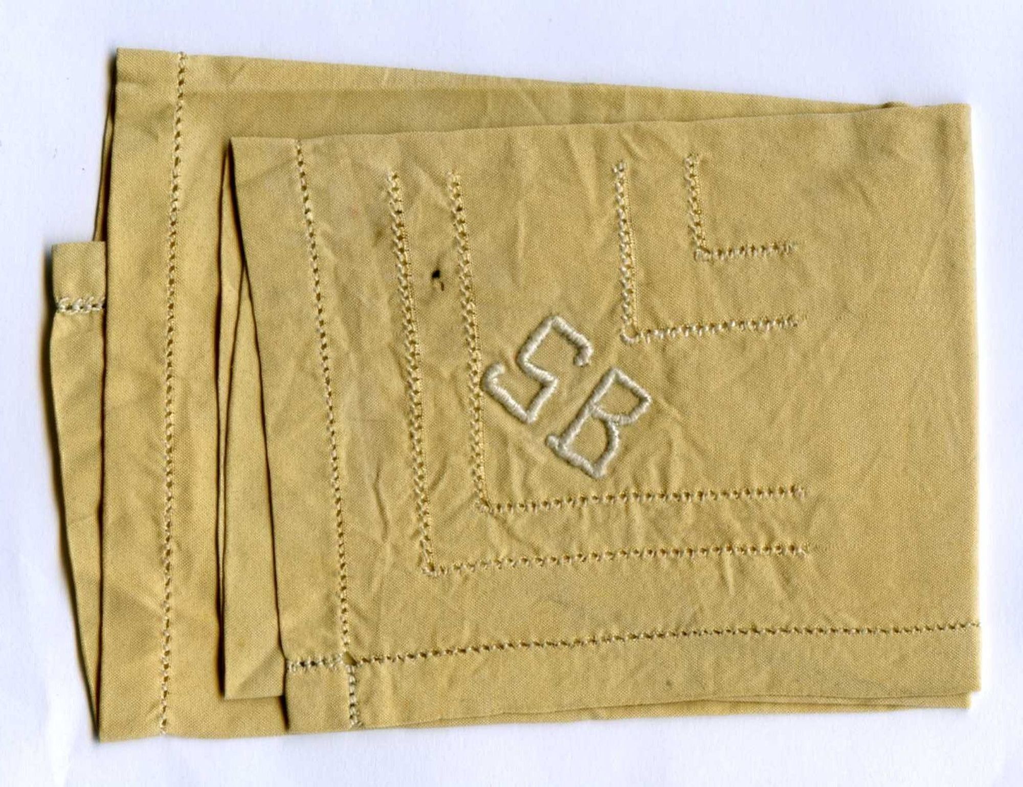 Pochette brodée