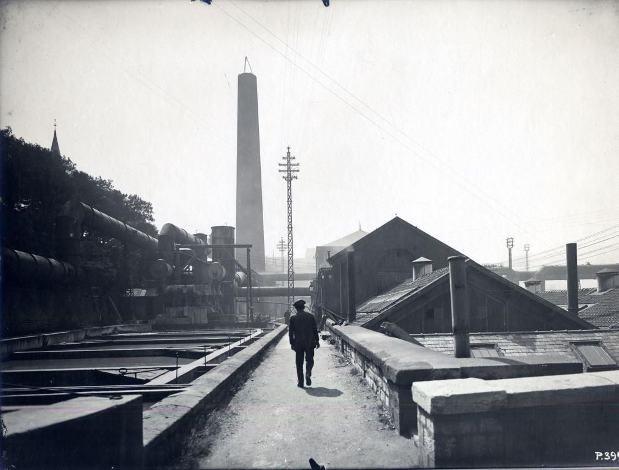 Démolition de la grande cheminée - Etat d'avancement au 18 juillet 1916 - 2. Collection AFB, Le Creusot.