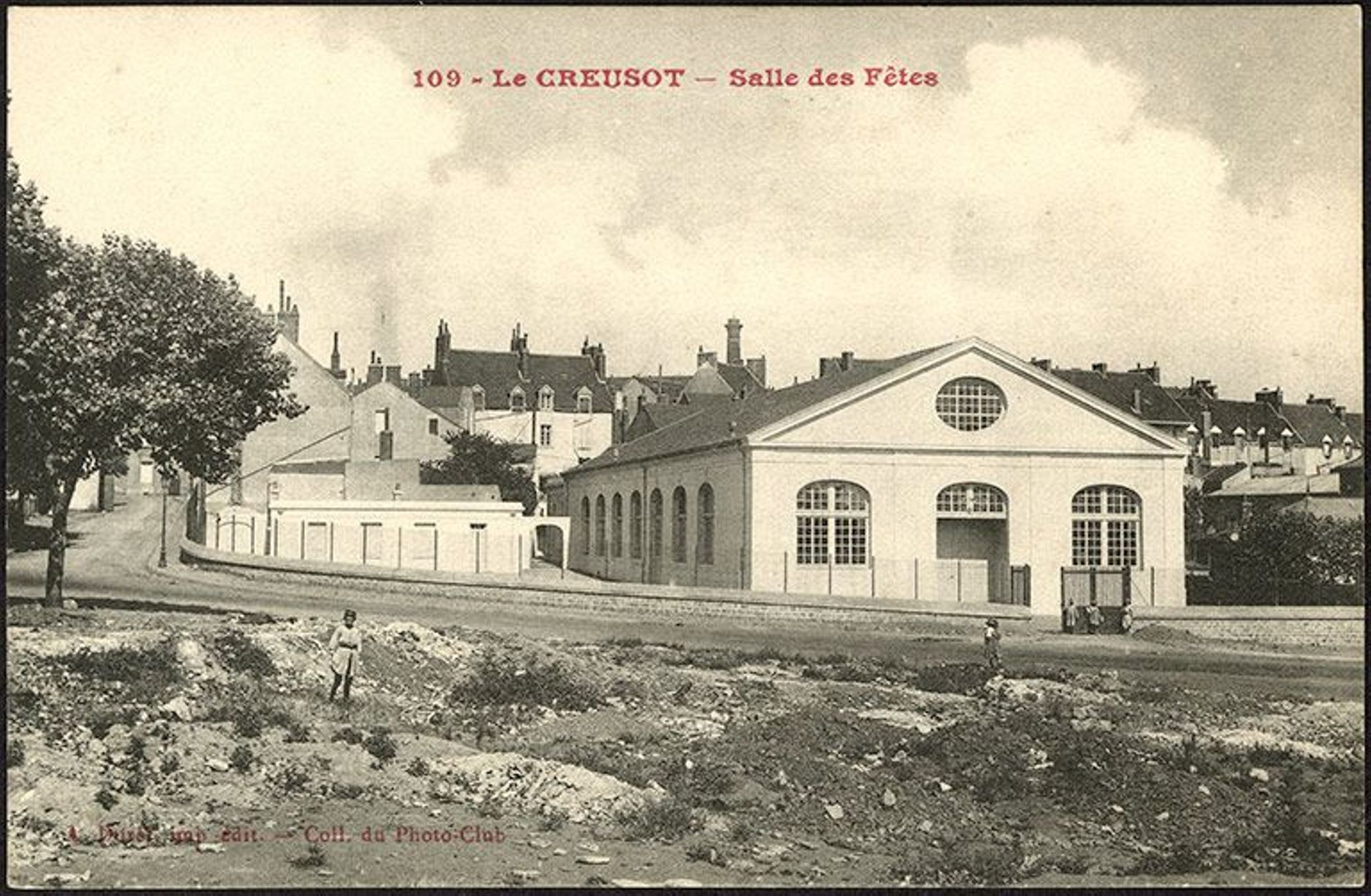 Salle des fêtes du boulevard Saint-Quentin (80 lits pour malades). Collection privée.